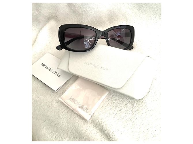 Occhiali da sole Michael Kors Sevilla MK 2061 Nero Argento - vista 2