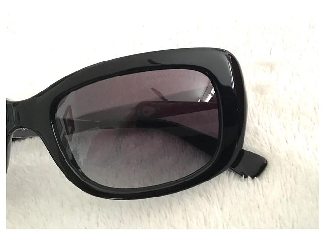 Occhiali da sole Michael Kors Sevilla MK 2061 Nero Argento - vista 4