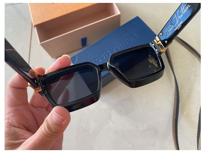 Louis Vuitton 1.1 Millionaires Occhiali misti per uomo e donna Nero - vista 3