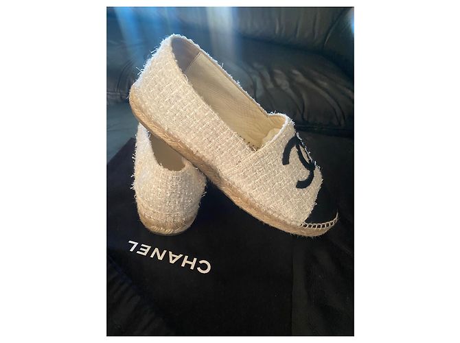 Espadrillas di tweed Chanel Nero Bianco - vista 3