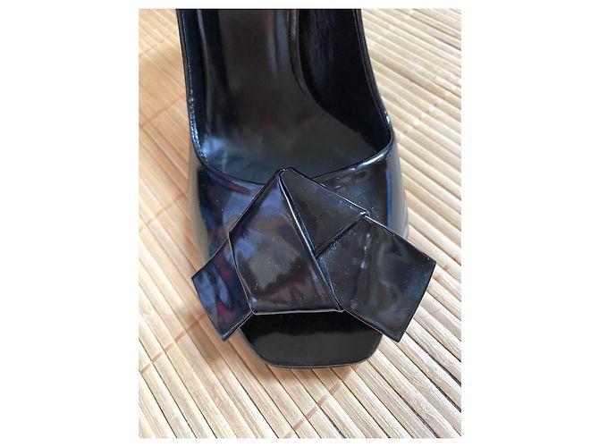 Neue Lederpumps von Paule Ka Schwarz - Ansicht 3