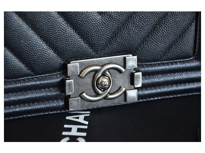 Chanel Boy Minitasche Schwarz Silber Hardware - Ansicht 4