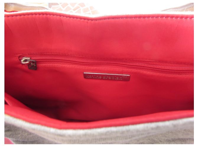 Bolsa Karine Arabian em couro envernizado vermelho e jersey cinza - vista 5