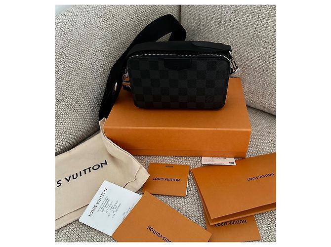 Borsa da uomo Louis Vuitton Alpha Wearable Monogram Grigio - vista 2