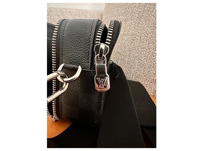 Borsa da uomo Louis Vuitton Alpha Wearable Monogram Grigio - vista 9