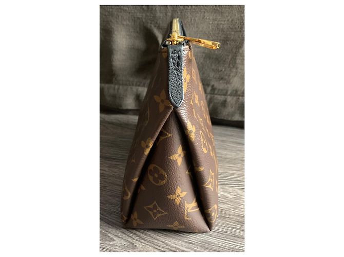 Clutch Louis Vuitton Palas - vista 7