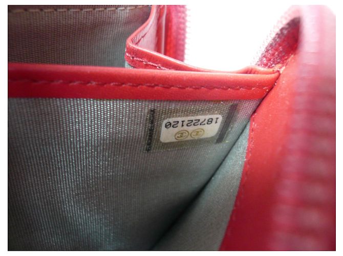 Cartera larga CHANEL Timeless en piel caviar coral - vista 8