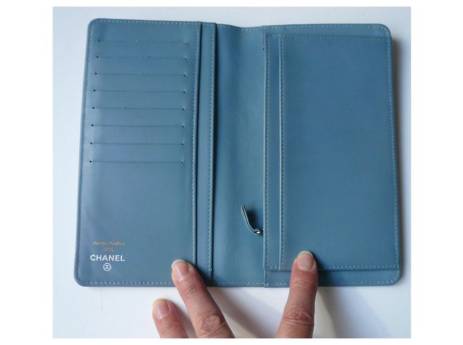 CHANEL Long sky blue caviar leather wallet Good condition Light blue - view 4
