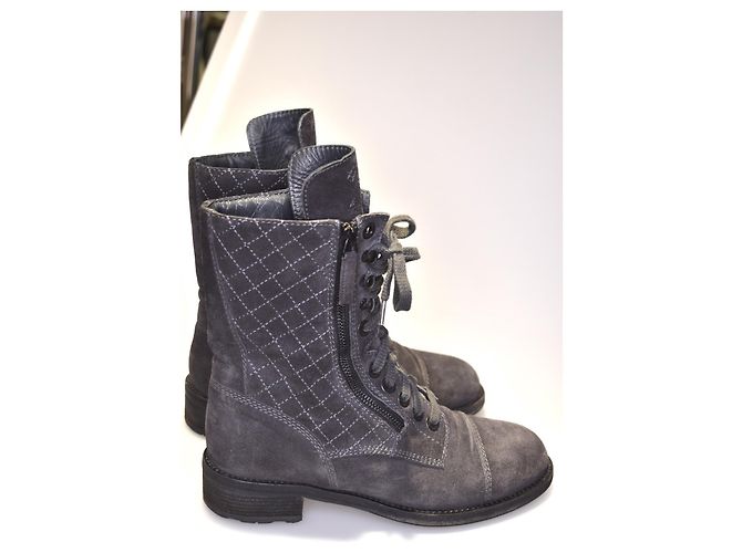 Chanel Ikonische Kampfstiefel mit Staubbeutel Grau - Ansicht 4