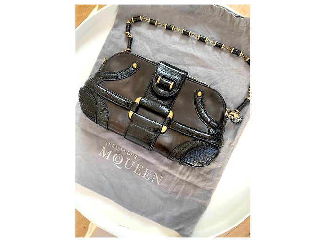 Bolso Baguette Python Alexander Mcqueen Negro - vista 4