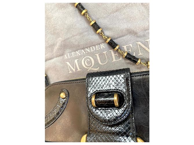 Bolso Baguette Python Alexander Mcqueen Negro - vista 8
