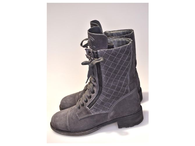Chanel Ikonische Kampfstiefel mit Staubbeutel Grau Anthrazitgrau - Ansicht 6
