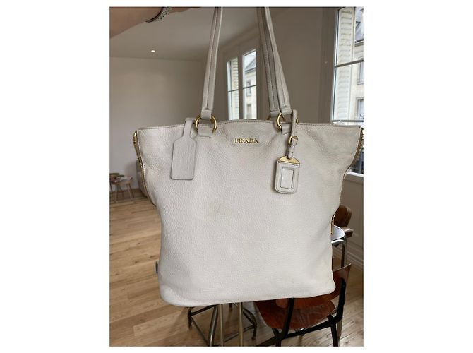 Prada Handtasche aus Leder Ecru Aus weiß - Ansicht 2