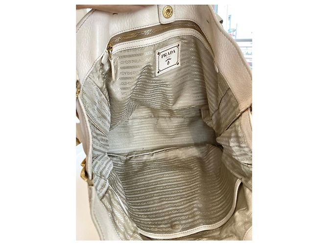Prada Handtasche aus Leder Ecru Aus weiß - Ansicht 4