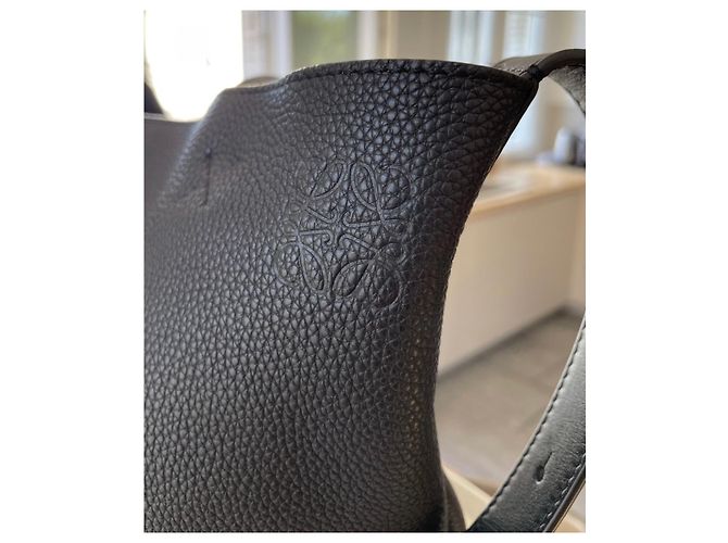 Loewe Dragon Einkaufstasche aus schwarzem genarbtem Leder - Ansicht 8
