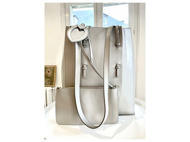 Alaïa Shopper aus Leder in Grau - Ansicht 5