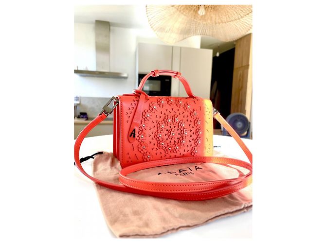 Borsa Alaïa WOC Rossa in Pelle di Agnello Rosso - vista 3