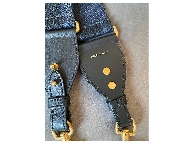Tracolla Dior ricamata blu scuro e pelle di vitello - vista 6