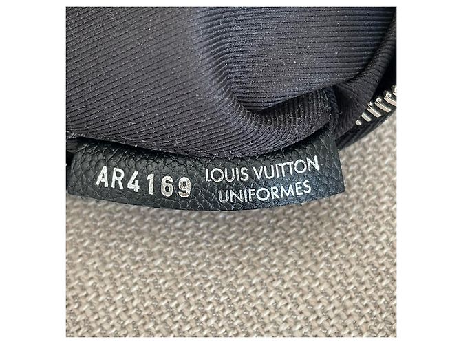 Louis Vuitton Pochette Pallas BB Nero - vista 13