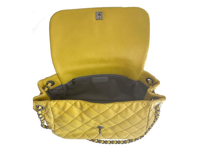 Borsa Chanel Flap in pelle gialla Giallo - vista 2