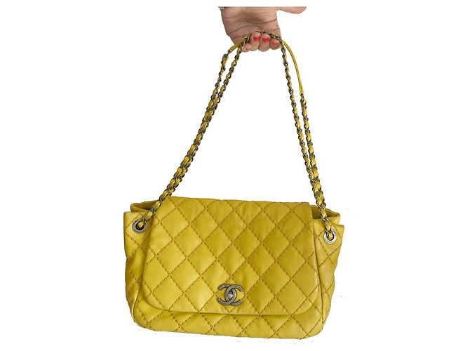 Borsa Chanel Flap in pelle gialla Giallo - vista 3