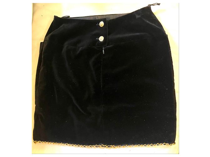 Gonna Chanel in velluto nero con catena dorata extra vintage - vista 7
