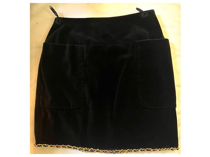 Gonna Chanel in velluto nero con catena dorata extra vintage - vista 8