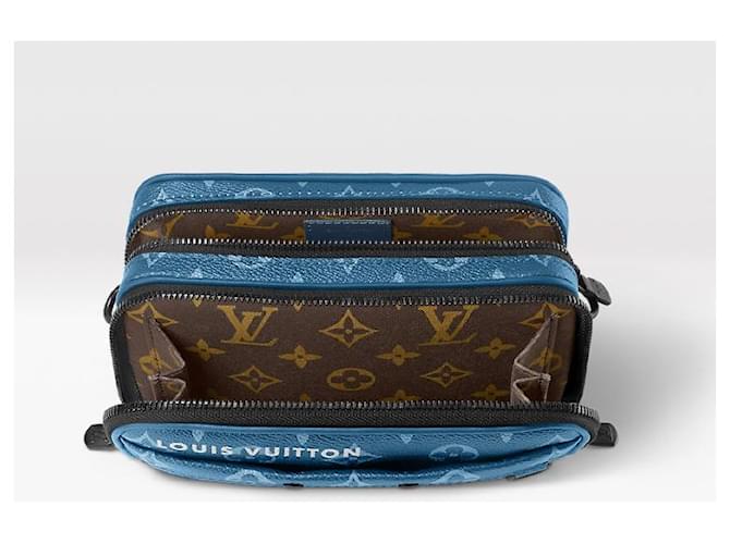 Louis Vuitton Messaggero LV Alpha Nano Blu - vista 2