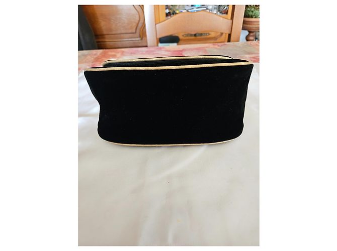 Clutch Christian Dior in velluto nero - vista 2