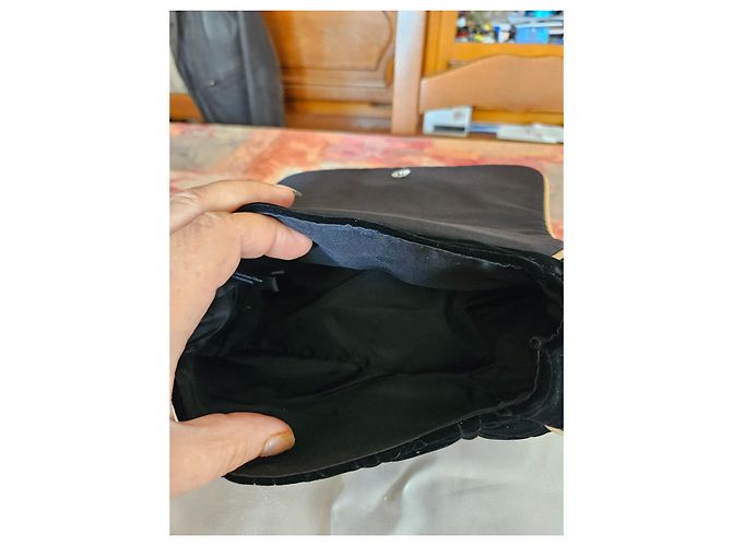 Clutch Christian Dior in velluto nero - vista 3
