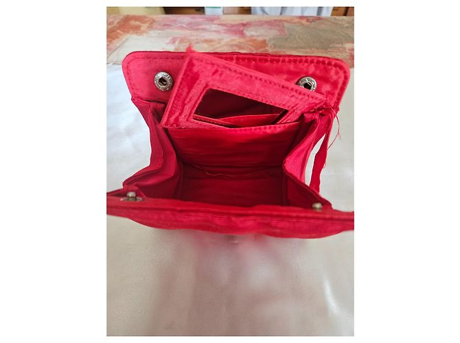 Clutch Christian Dior Rossa in Tessuto Rigato Rosso - vista 3