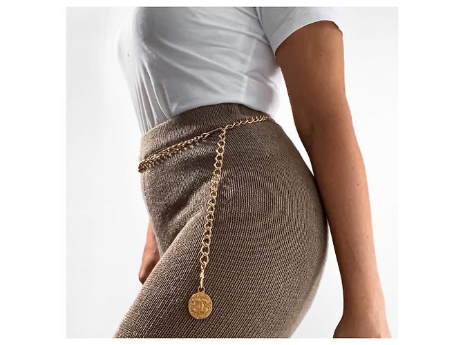 Timeless Chanel Medaillon CC vergoldeter Kettengürtel Vintage 1982 Golden - Ansicht 2
