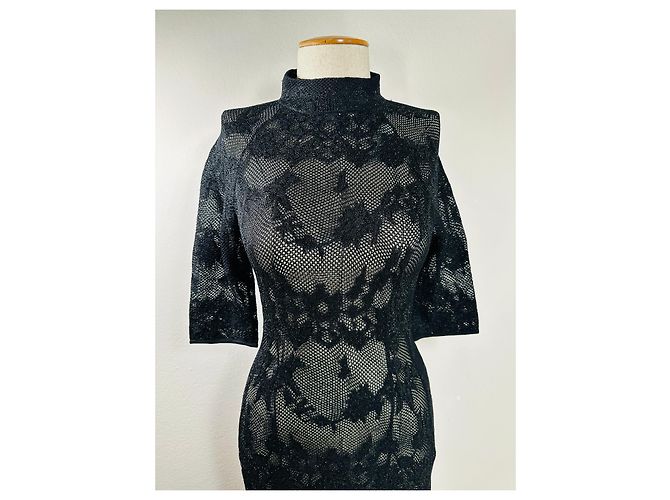 Autre Marque Koché Langes schwarzes Kleid mit Blumenspitze - Ansicht 3