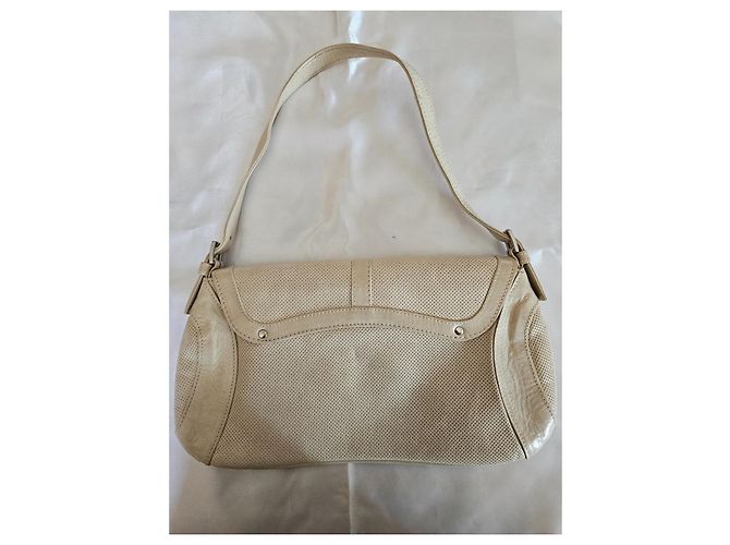 Bolsa de mão Guy Laroche em couro creme - vista 4