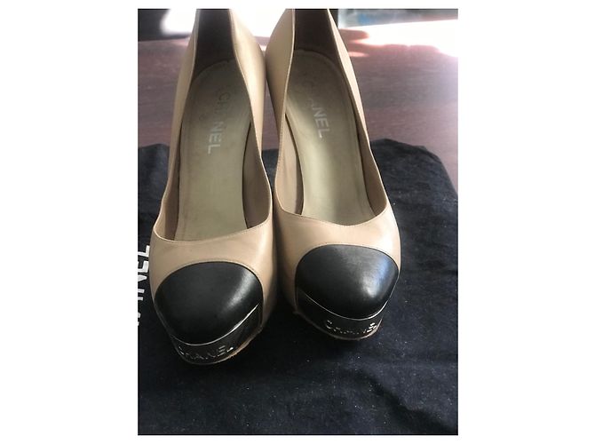 Cambon Chanel Bombas Preto Bege - vista 3