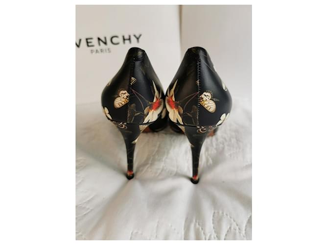 Décolleté Givenchy in pelle nera e floreale Nero Argento Multicolore - vista 7