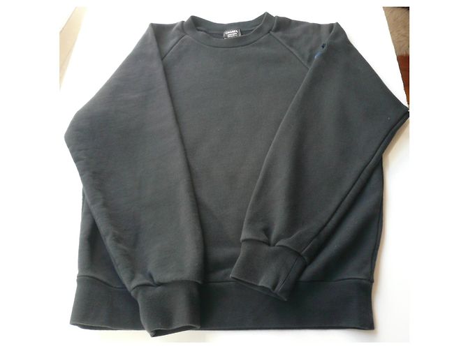 CHANEL Schwarzes Baumwoll-Sweatshirt Chanel-Logo auf der Schulter TL - Ansicht 3