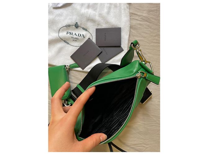 Borsa a mano Prada Triangle in pelle verde - vista 8