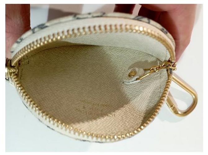 Louis Vuitton Purses, wallets, cases Beige - view 3