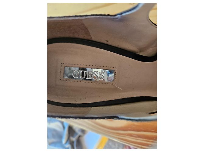 Sandali Guess P con cinturini incrociati in pelle nera Nero - vista 3