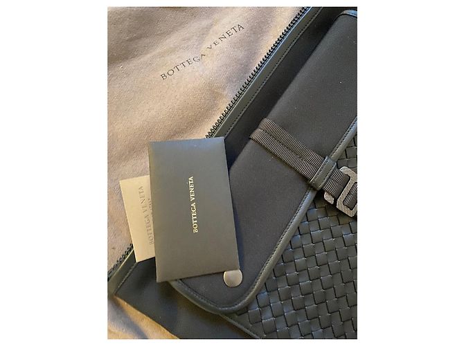 Pochette Bottega Veneta in pelle e tessuto nero - vista 6