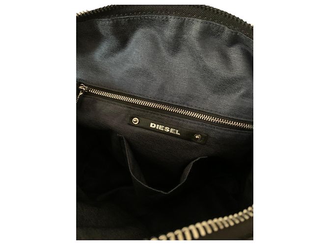 Sac style Boston en cuir noir Diesel - vue 9