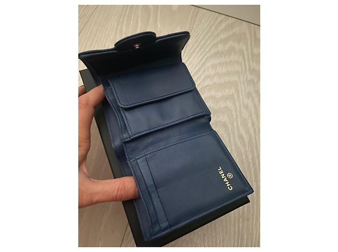 Cartera Chanel Timeless de piel azul oscuro - vista 2