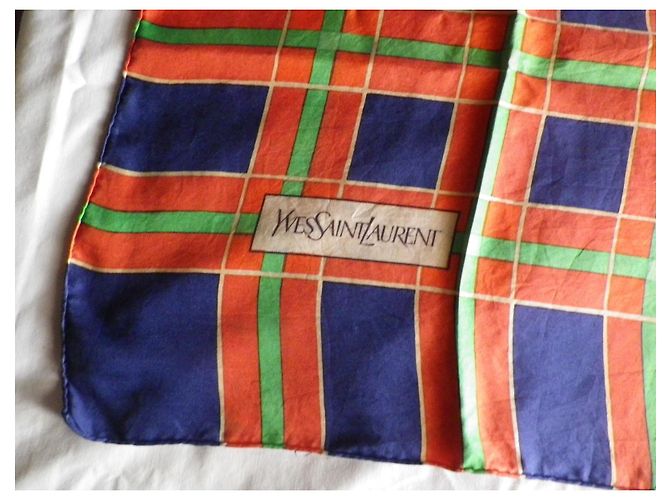 Yves Saint Laurent Sciarpa di seta a quadri Verde Blu Rossa Multicolore - vista 2