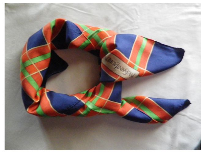 Yves Saint Laurent Sciarpa di seta a quadri Verde Blu Rossa Multicolore - vista 7