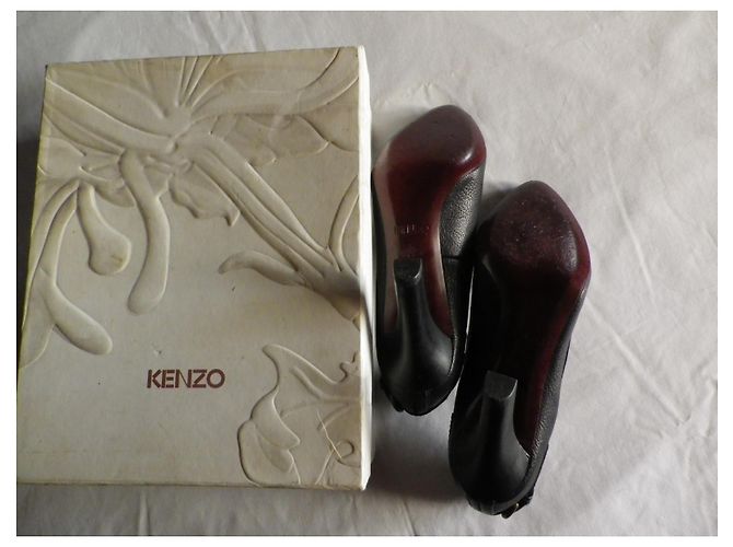 Kenzo Horsefly Pumps aus schwarzem Leder 10 cm - Ansicht 6