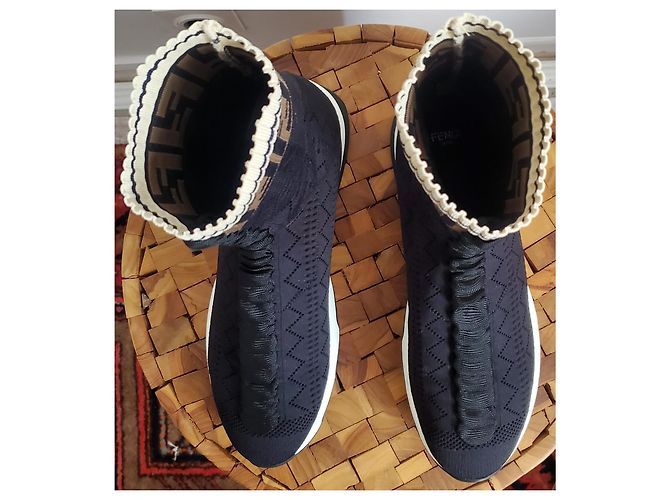 Fendi Paio di scarpe da ginnastica P 41 IT Nero - vista 6