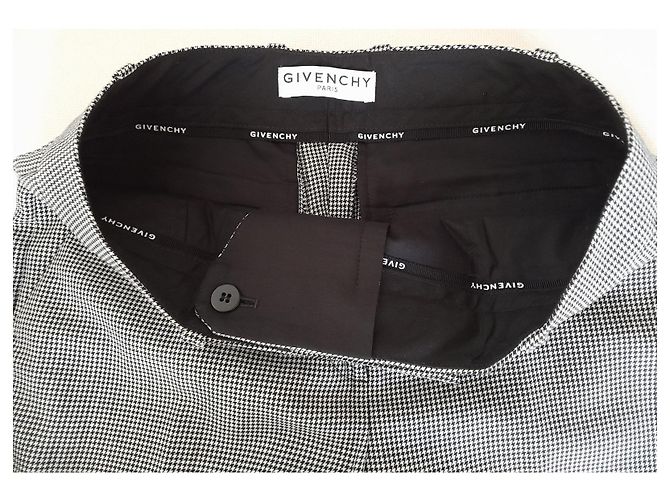 Short Bermuda Givenchy houndstooth preto e branco em lã - vista 3