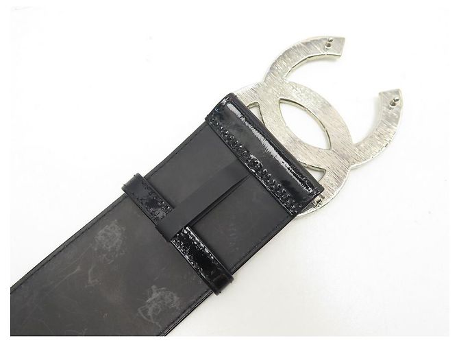 CHANEL CC-LOGO-GÜRTEL EXTRABREIT 68MM T80 SCHWARZER GÜRTEL AUS LACKLEDER - Ansicht 4