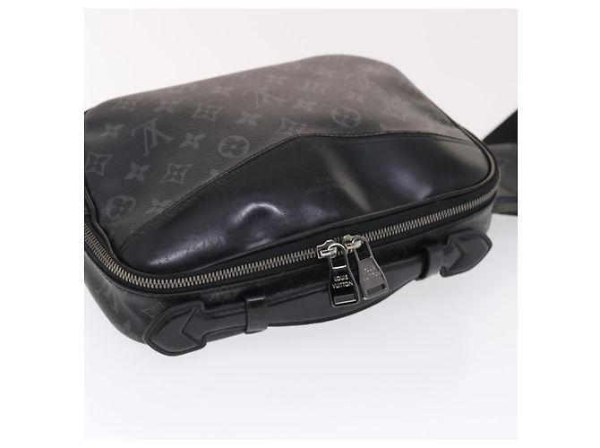 Bumbag Louis Vuitton Marsupio Explorer Grigio - vista 4